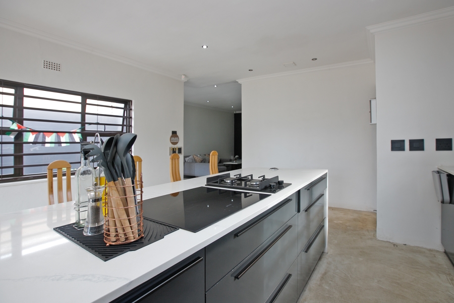 3 Bedroom Property for Sale in Claremont Village Western Cape